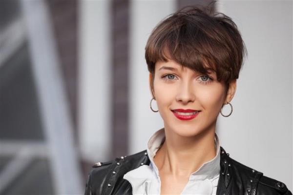 Pixie Hairstyle Trendikäs aliarvostus Naiset - Ideoita