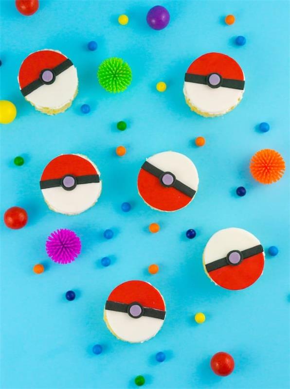 Pokemon -temppu lasten kanssa - upeita ideoita ja käsityöohjeita pokeball -keksit deco