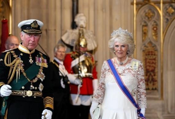 Prinssi Charlesin herttuatar Camila Dame Grand Cross Kate Middleton