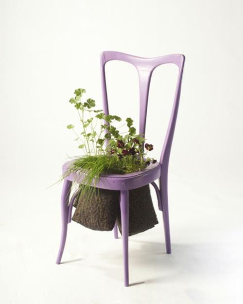 Kierrätetyt huonekalut, joita käytetään kasvisäiliöinä stuhl lila