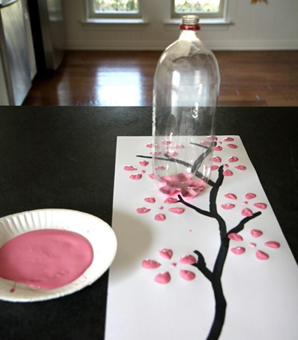 Muovipullo maalaus kierrätetty vaaleanpunainen kukka puu
