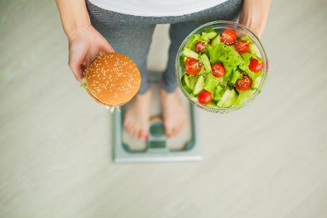 Yleensä laihtuminen ilman nälkää mahdollinen terveellinen laihtuminen