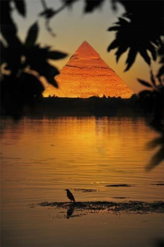 Matka pyramidit egypti loma luonto
