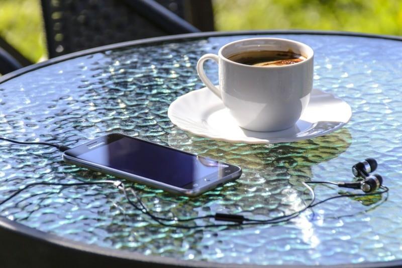 Matkapaketit älypuhelin loma kahvi keiju kesäloma