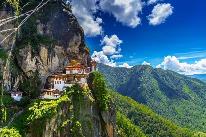 Matkakohteet 2019 Rock -luostari Bhutanissa Himalajalla