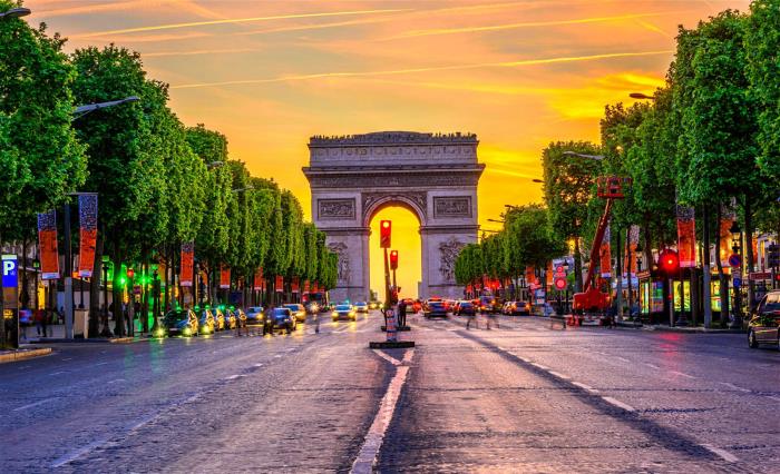 Romanttisten kohteet Pariisin Ranskan pääkaupunki vierailee Riemukaarella