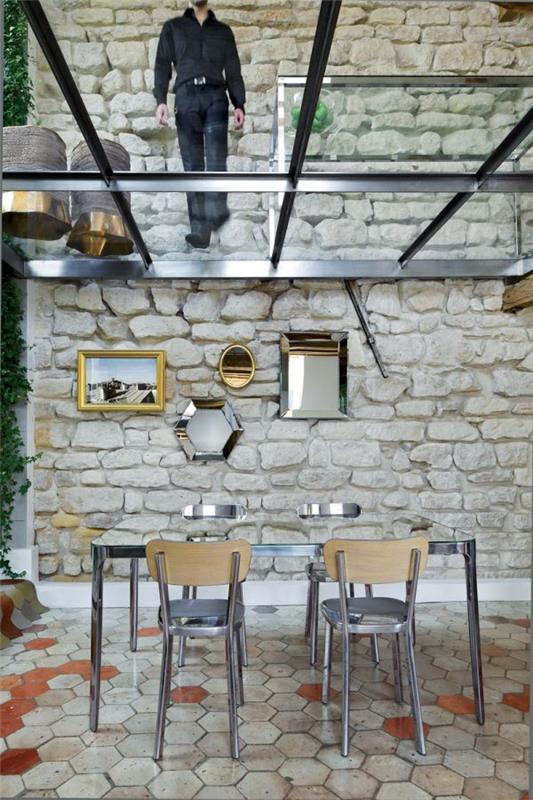 Remontoitu duplex -huoneisto Pariisin sydämessä ruokasalin viehättävä