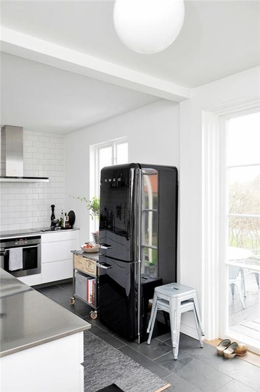 Retro jääkaappi smeg musta keittiön suunnitteluideoita