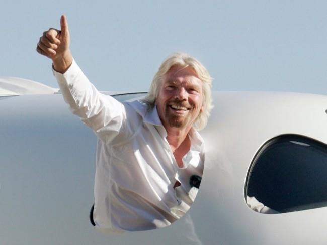 Richard Branson loistava miljardööri menestyvä yrittäjä sai Sirin arvonimen Englannin kuningattarelta joulukuussa 1999