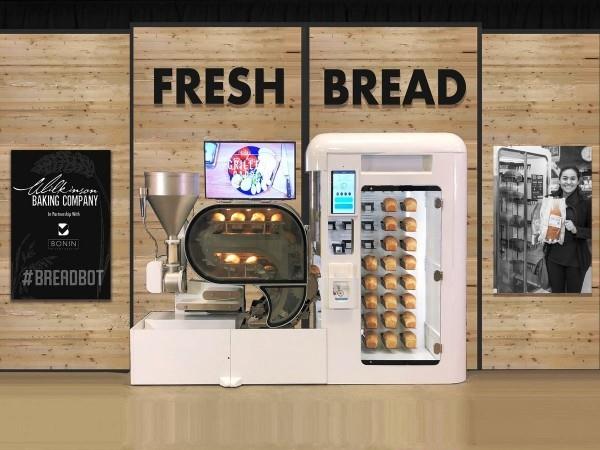 Robotti kokit leipovat pian leipäämme, keittävät kahvia ja valmistavat salaattileipäleipäautomaatin