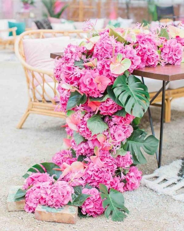 Romanttinen pöytäkoriste hydrangeas virtaa ihana kukka -asetelma