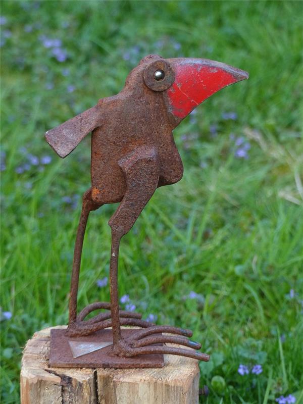 Ruosteinen puutarhan koristelu lintu sklupture