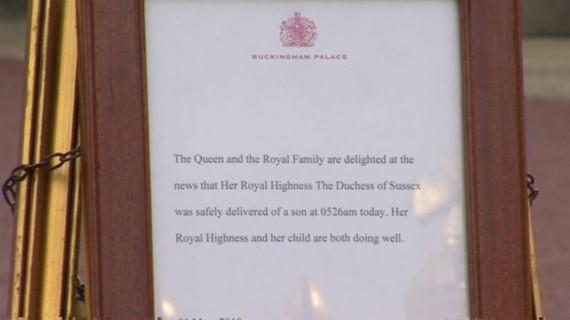 Kuninkaallinen vauvaprinssi Harry Meghan Markle Buckinghamin palatsimerkki