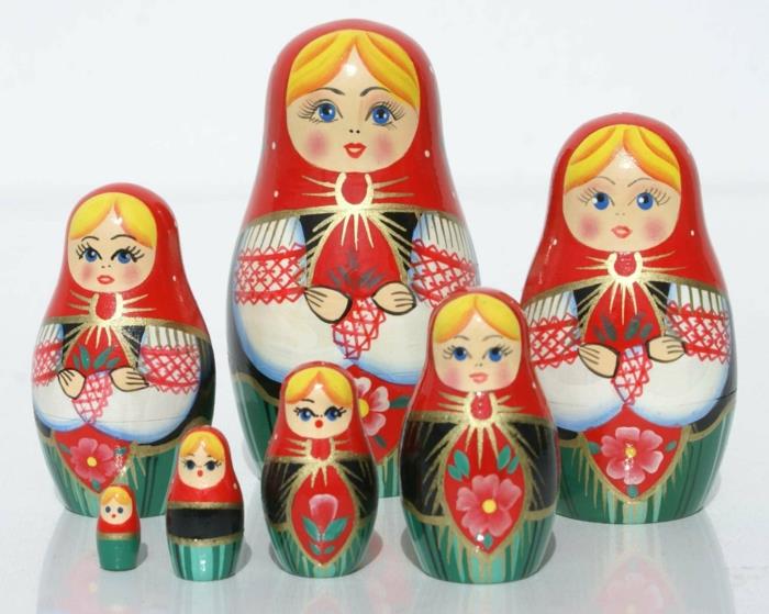 Venäläiset nuket Venäläiset matryoshka -perheen naiset