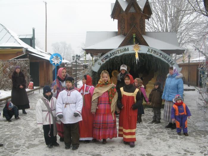 Venäjän joulu joulu Venäjällä joulukuusi festltafel punainen talvinen satu slaavilainen