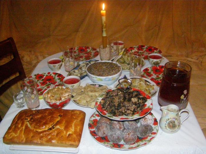 Venäläinen joulu joulu Venäjällä joulukuusi festltafel punainen talven satu perinne pöydällä
