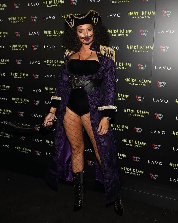 Saffi Karina Halloween -asu