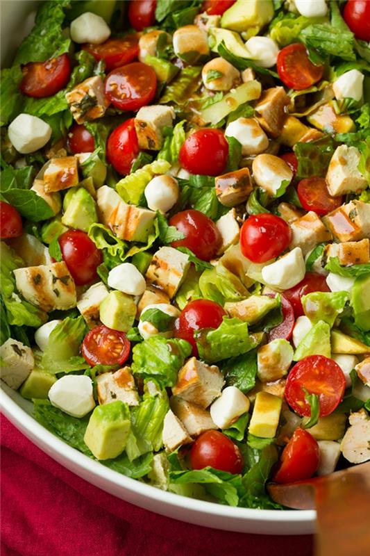 Salaattiideoita terveellisestä syömisestä salaatti fetajuusto