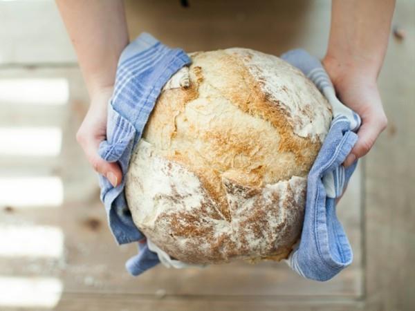 Sourdough -resepti hapanleipä leipoa terveellistä vehnäleipää hapantaikinan kanssa