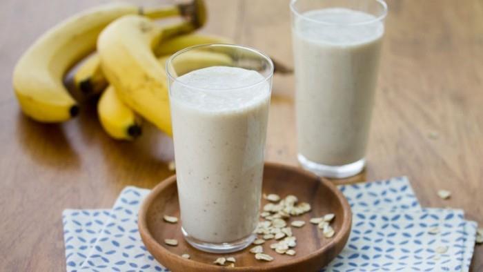 Banaanismoothie torjuu unettomuutta paremman mielialan ja hyvän unen saavuttamiseksi