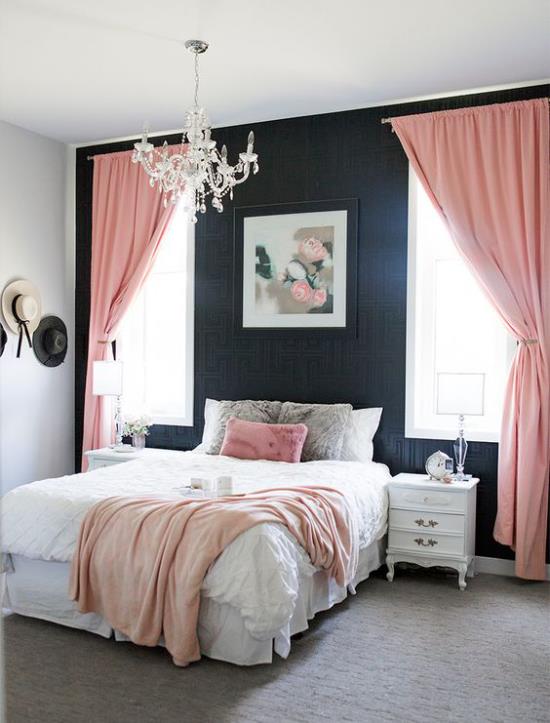 Makuuhuone ideoita musta ja vaaleanpunainen suuri kirkas huone vaaleanpunainen ikkuna verhot mukava sänky tumma seinä