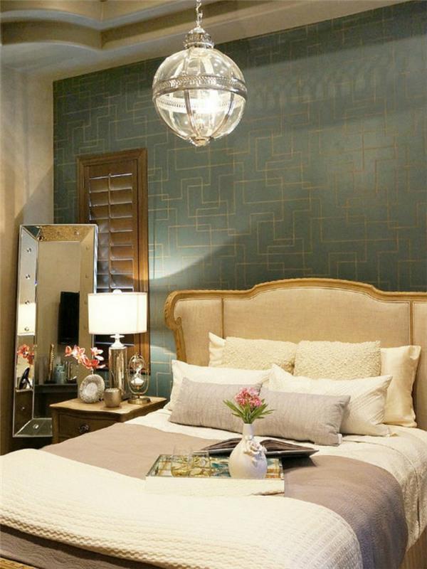 Makuuhuoneen sisustusesimerkkejä viktoriaanisen tyylin huonekaluista