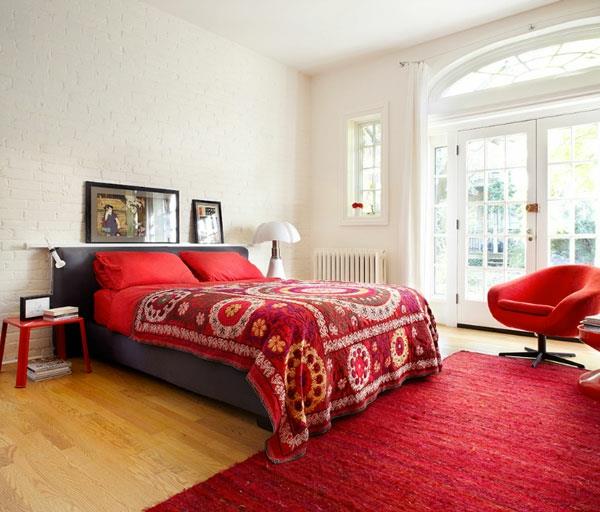 Makuuhuone punainen valkoinen punainen päiväpeite kuvioitu itämainen