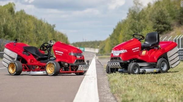 Maailman nopein ruohonleikkuri, Mean Mower, saavuttaa 150 mph. Honda -mallit 1 ja 2