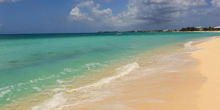 Kauneimmat rannat maailmassa Seven Mile Beach Caymansaaret