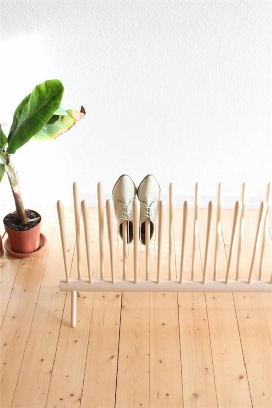 Rakenna oma kenkähylly naisille, minimalistinen ja alkuperäinen