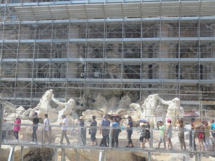 Nähtävyydet Italiassa Nähtävyydet Italiassa Fontana di Trevin rakennustyömaa