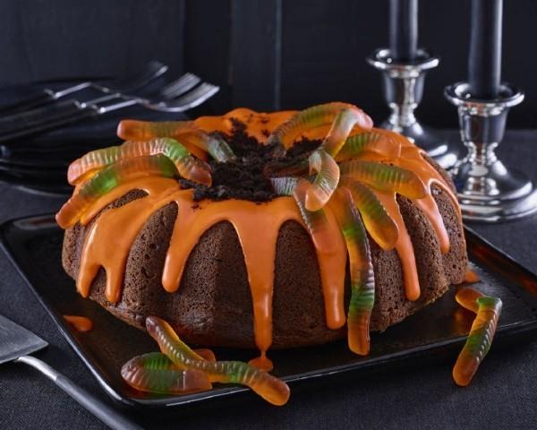 Hyvin yksinkertainen resepti - Halloween -kakku porkkanoilla