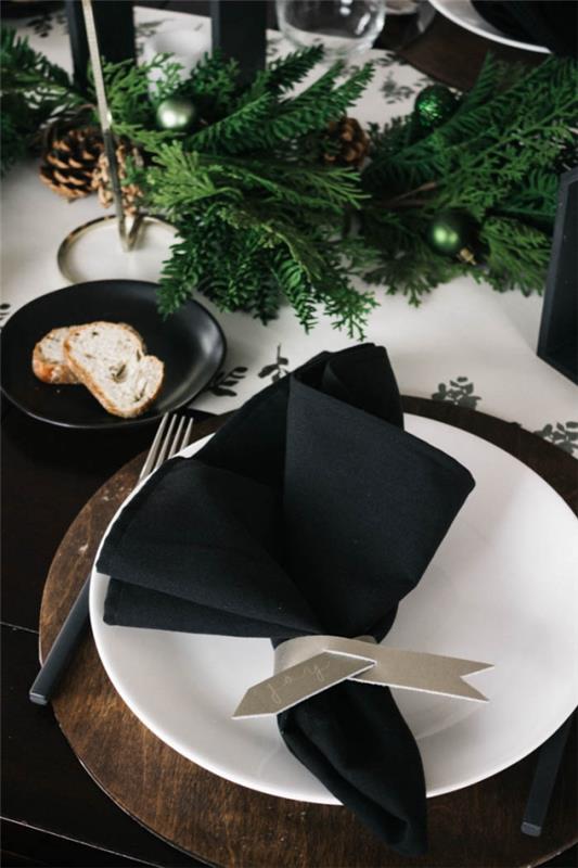 Tinker -lautasliinarenkaat jouluun - tyylikkäitä ideoita ja ohjeita juhlapöydän sisustamiseen moderni tyylikäs minimalistinen nahkasisustus