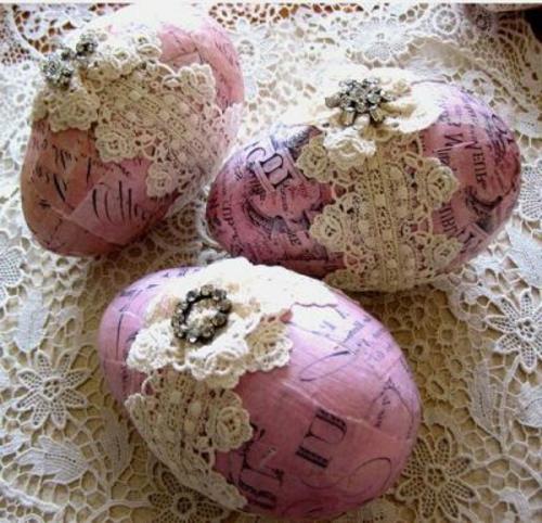 Lautasliina tekniikka pääsiäismunissa neulotut kukat vintage