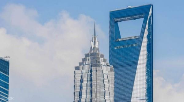 Shanghai World Financial Centerin moderni arkkitehtuuri
