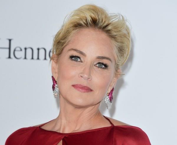 Sharon Stone täydellinen ulkonäkö iästä huolimatta