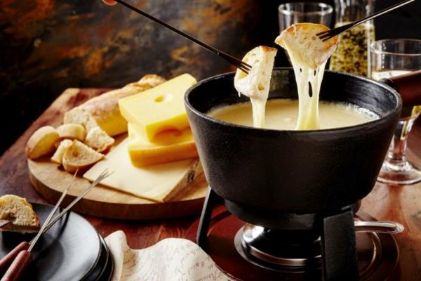 Uudenvuodenaaton fondue Mistä uudenvuodenaaton nimi tulee?