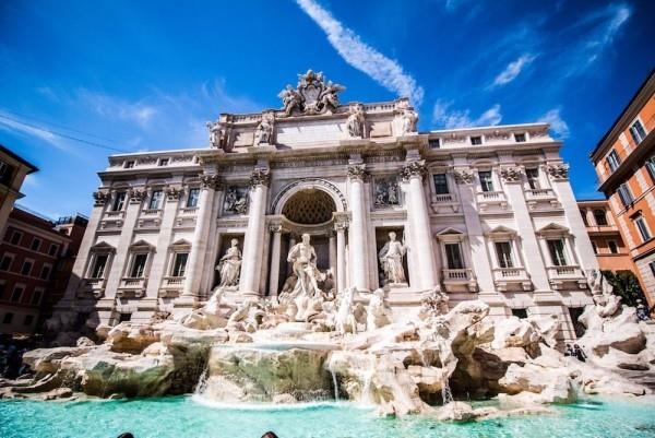 Yksittäiset matkat Rooma Trevin suihkulähde Rooman tärkein nähtävyys