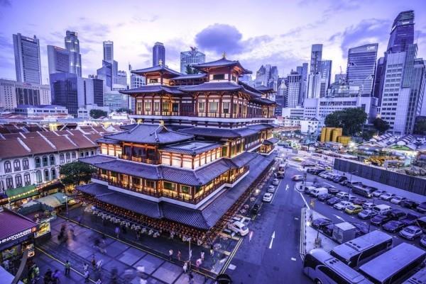 Single Travel Singapore Vanhat rakennukset Pilvenpiirtäjät Vanha kohtaa uuden