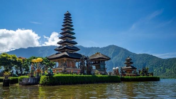 Single Travel Indonesian saari Balin luontokulttuuri