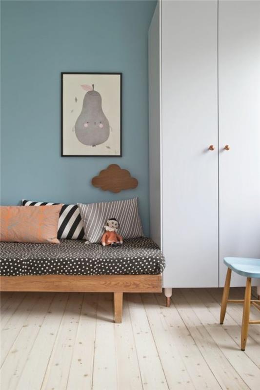 Sohva lastenhuoneen suunnittelu lastenhuoneen seinän väri sininen