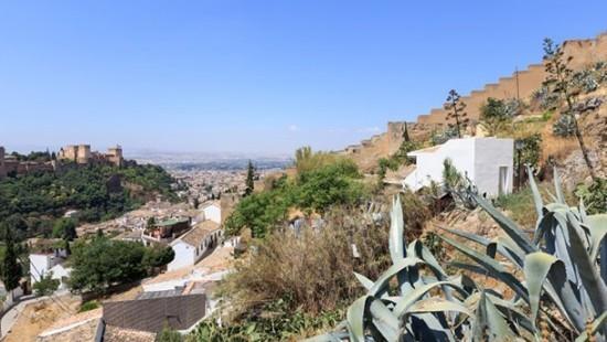 Espanja Granada paljon luontohistoriaa ja upeita nähtävyyksiä