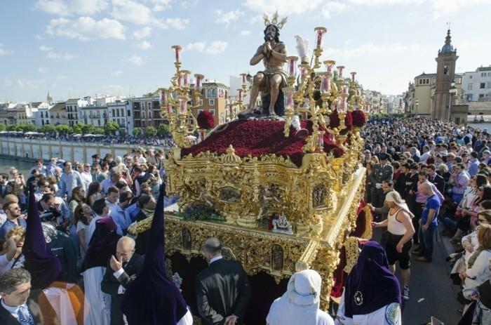 SEVILLE. ESPANJA - HUHTIKUU 13: Veli