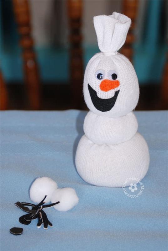 Kiiltävät lelut ja sukat Olaf