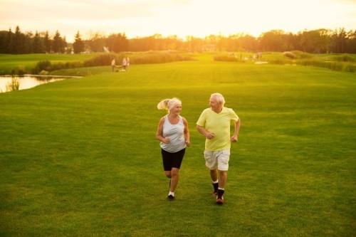 Liikunta Pysyminen kunnossa ja terveenä ovat kultaiset säännöt pitkälle ja terveelle elämälle