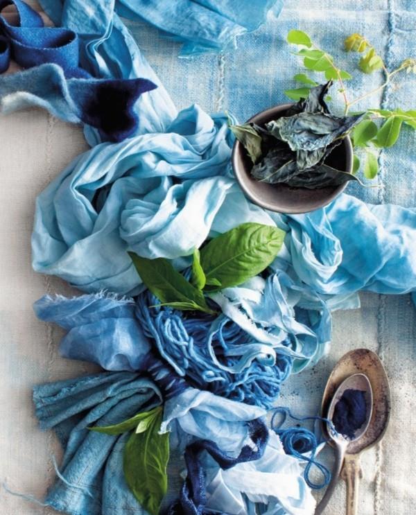 Kankaiden värjäys Tekstiilivaatteiden värjäys ruoan sinisten sävyjen värjäys