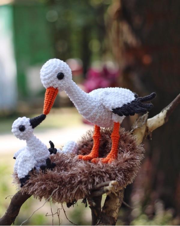 Tinker Stork - tuoreita ideoita ja ohjeita kevään amigurumi -haikaraideoille
