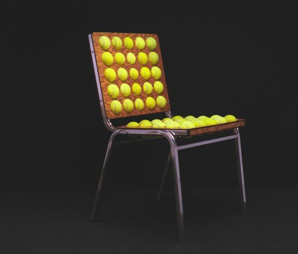 Tennispallojen tuolisuunnittelu käytti uudelleen ympäristöystävällistä ruokapöydän tuolia