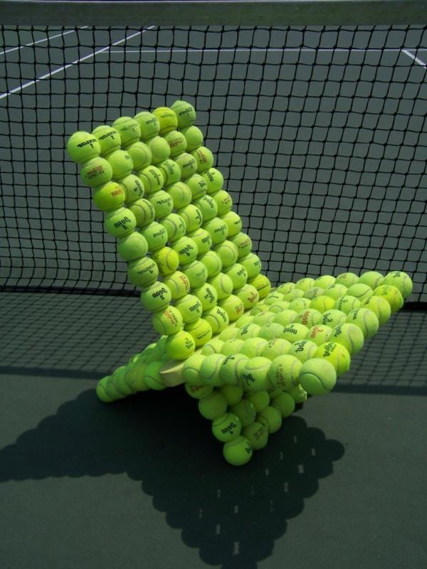 Tuolin tennispallot käytettiin uudelleen ympäristöystävällistä puutarhatuolia