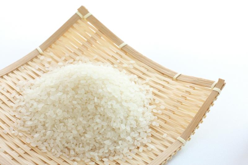 Kuinka keittää sushiriisi oikein, niin se tehdään